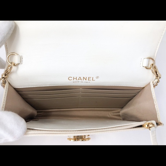 ❌SOLD❌Chanel Golden Class Wallet On Chain WOC - Picture 9 of 10